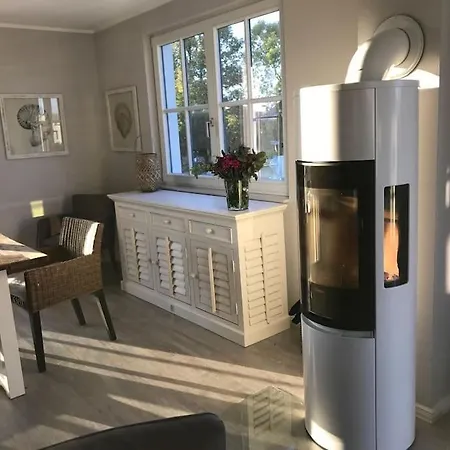 Ferienhaus Stilvolles Reetdachhaus Coastline An Der Ostsee Groß Schwansee