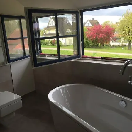 Stilvolles Reetdachhaus Coastline An Der Ostsee