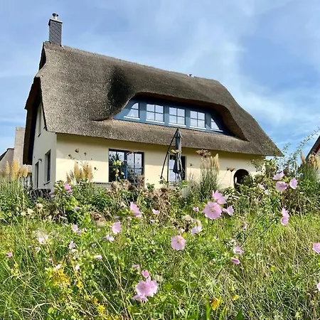 Stilvolles Reetdachhaus Coastline An Der Ostsee Holiday home *