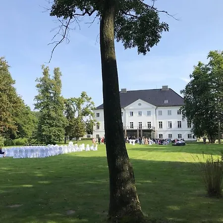 Holiday home Stilvolles Reetdachhaus Coastline An Der Ostsee *