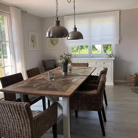 Stilvolles Reetdachhaus Coastline An Der Ostsee Ferienhaus